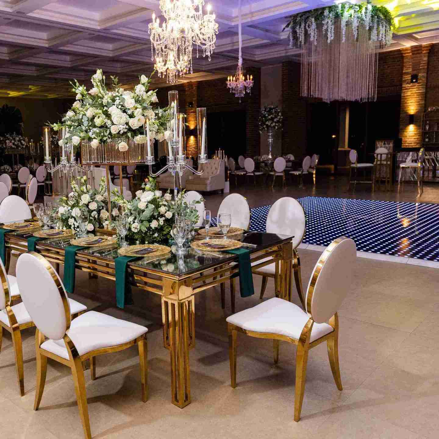 setting banquet and dancefloor